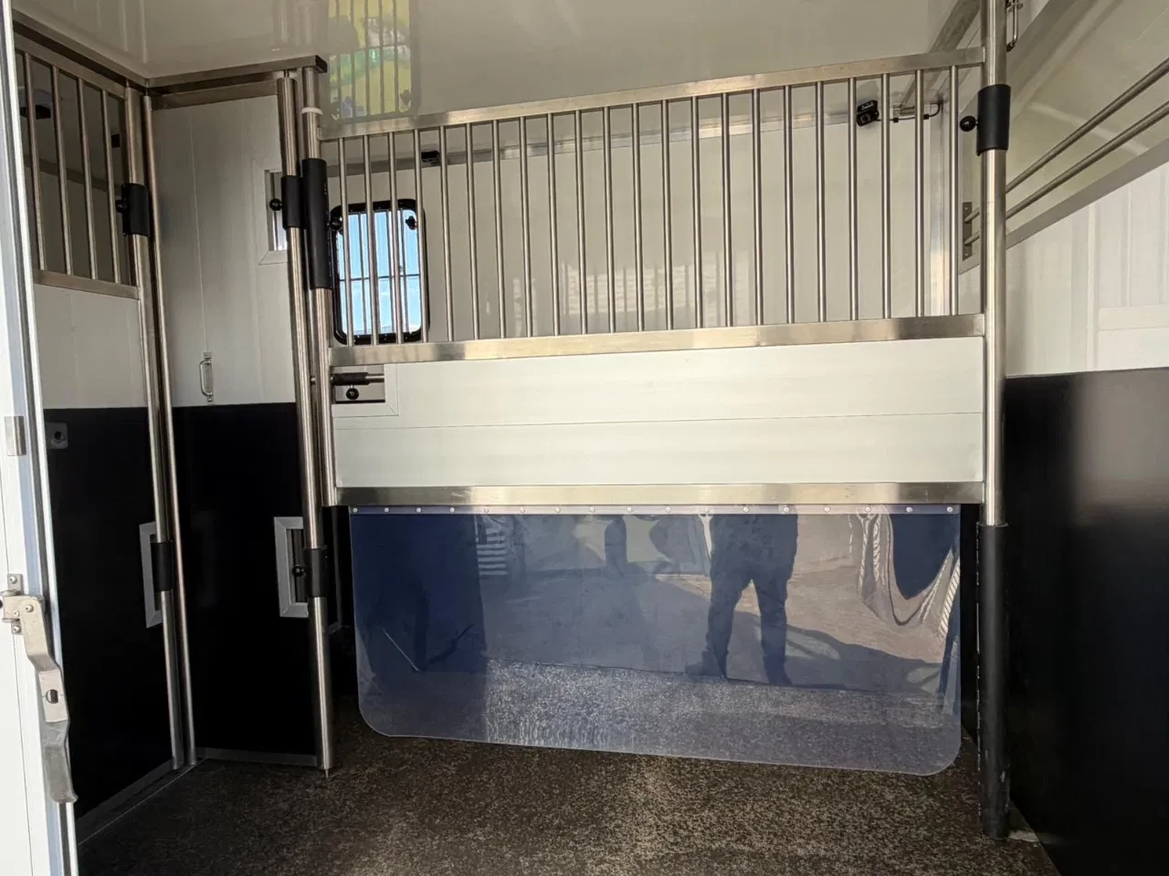 Opel Movano 2023 - Paardenwagen/Veewagen Hengsten Uitvoering Airco Cruisecontrol NIEUW obrázek 9
