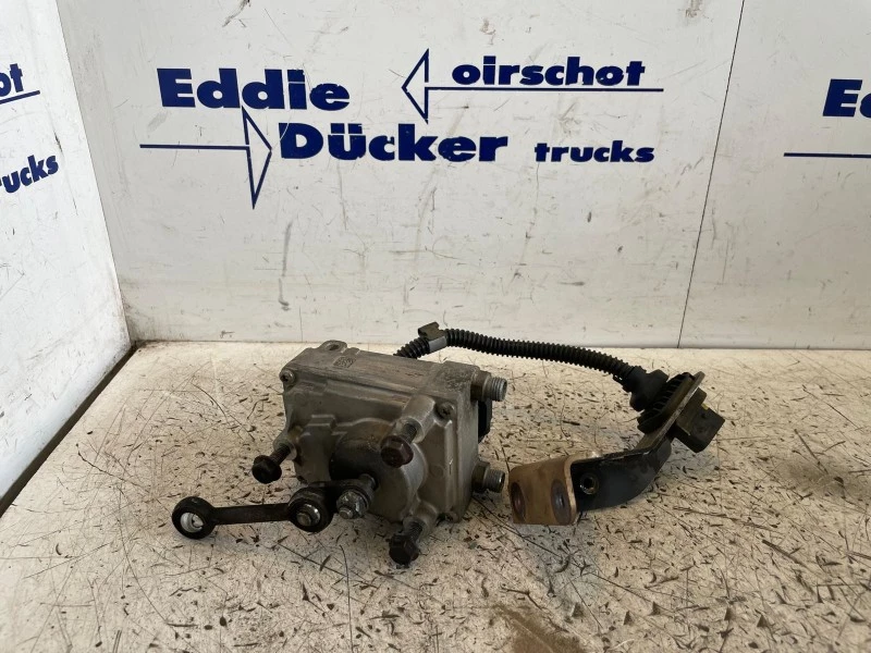 MAN - 51.08150-6147 EGR VALVE D3876 LF obrázek 2