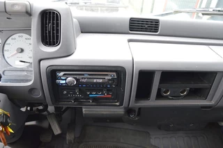 Nissan Cabstar 2003 - E 95.28-290 2.7TD Dhollandia Laadklep obrazek 8