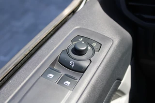 Ford Transit Custom 2024 - 320 2.0 TDCI L2H1 Trend DC 136pk - Carplay - Android - Camera - Trekhaak - LED koplampen - Stoelverwarming - Draadloos laden - Rijklaar imagem 22