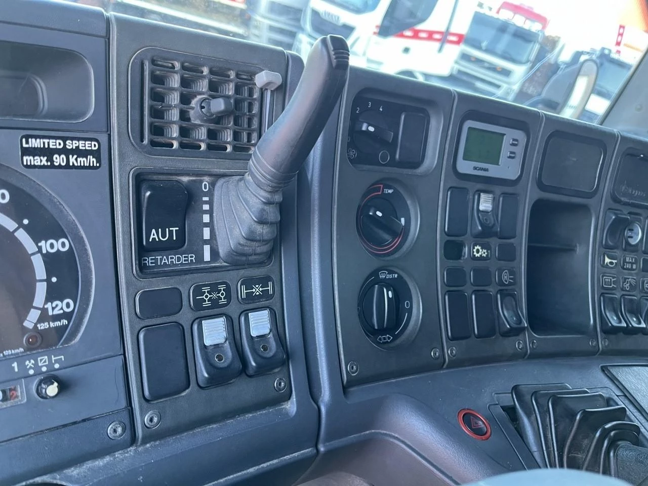 Scania T 2002 - 124G 420 zdjęcie 13