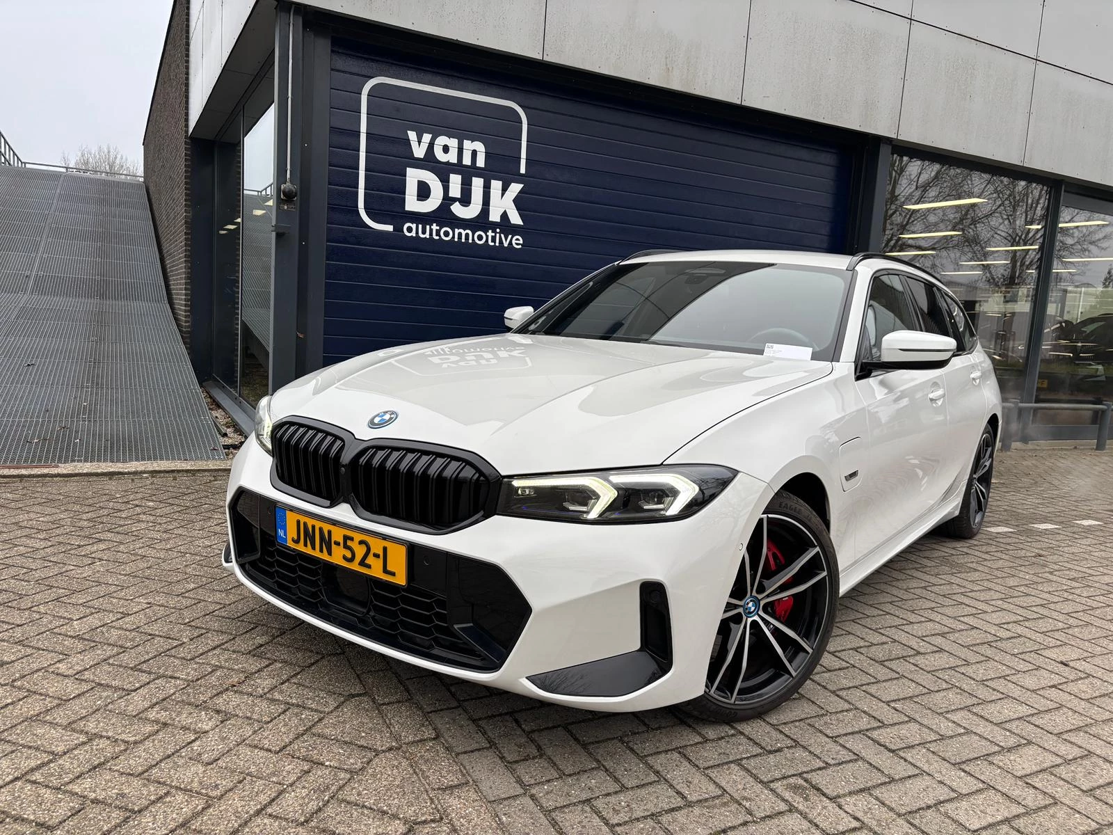 BMW 3 Serie 2023 - Touring 320e Touring M-Sport PRO PHEV afbeelding 1