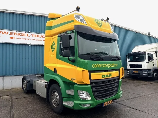 DAF 400 2014 - CF SPACECAB (EURO 6 / AS-TRONIC / 8.000 KG. FRONT AXLE / AIRCONDITIONING / FRIDGE / CAMERA SYSTEM / COMPLETE SPOILERSET / ETC.) zdjęcie 2