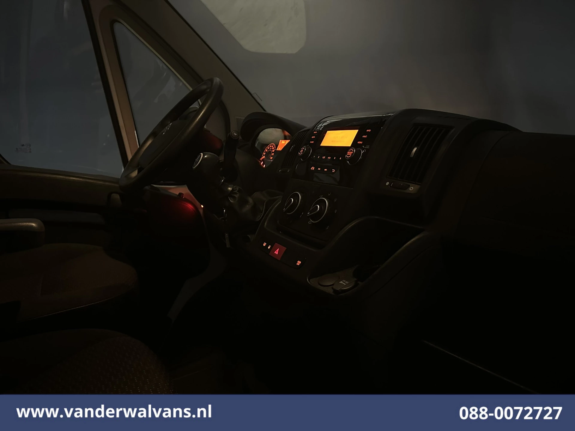 Citroën Jumper 2022 - 2.2 BlueHDi 141pk Bakwagen 436cm Lang Laadklep Euro6 Airco | 1115kg laadvermogen | Cruisecontrol Bild 13