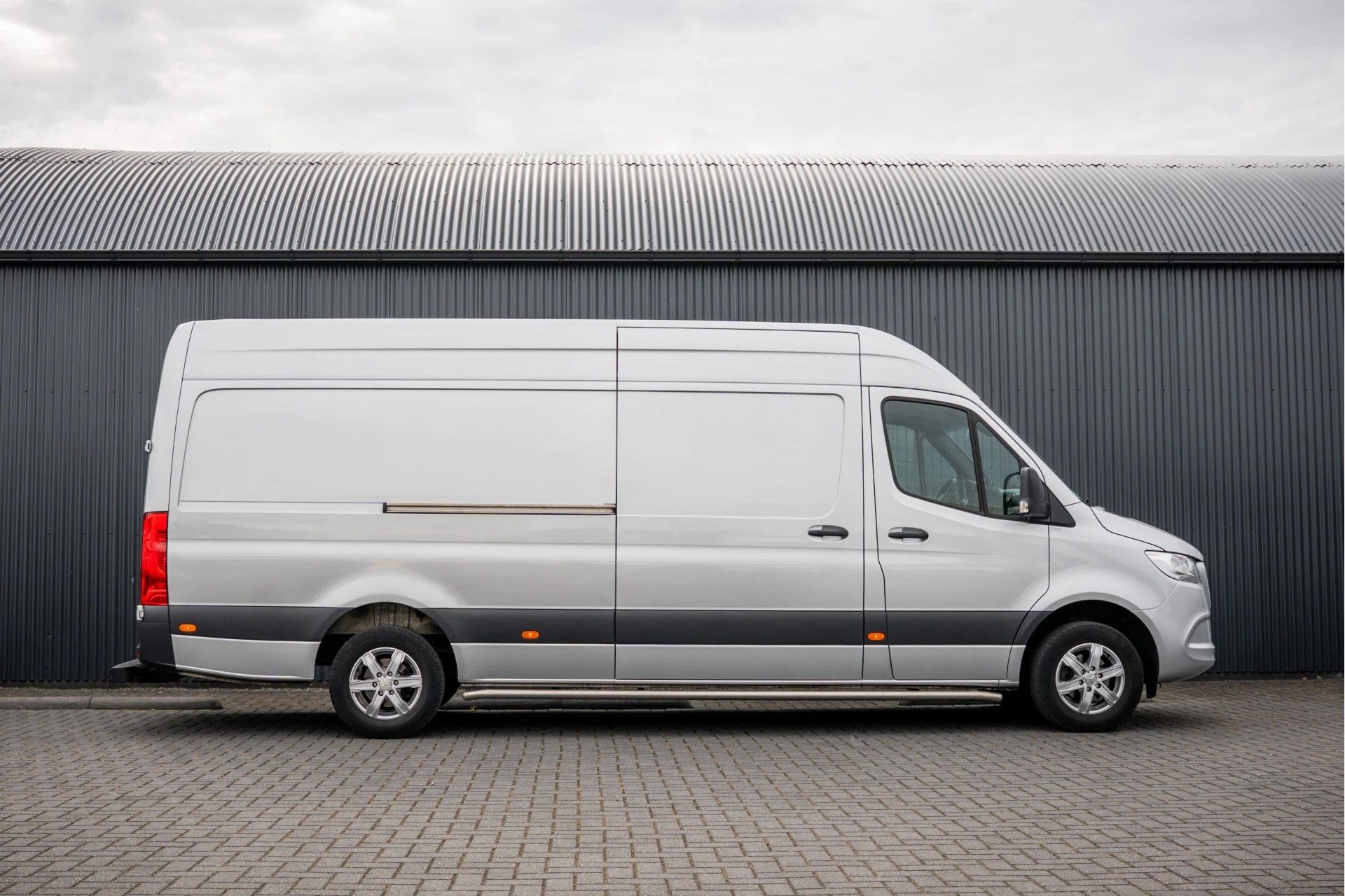 Mercedes-Benz Sprinter 2023 - 315 CDI RWD L3H2 | ZGAN | Automaat | 1e Eigenaar | Camera | Carplay | Cruise | Mbux | Climatronic Bild 6
