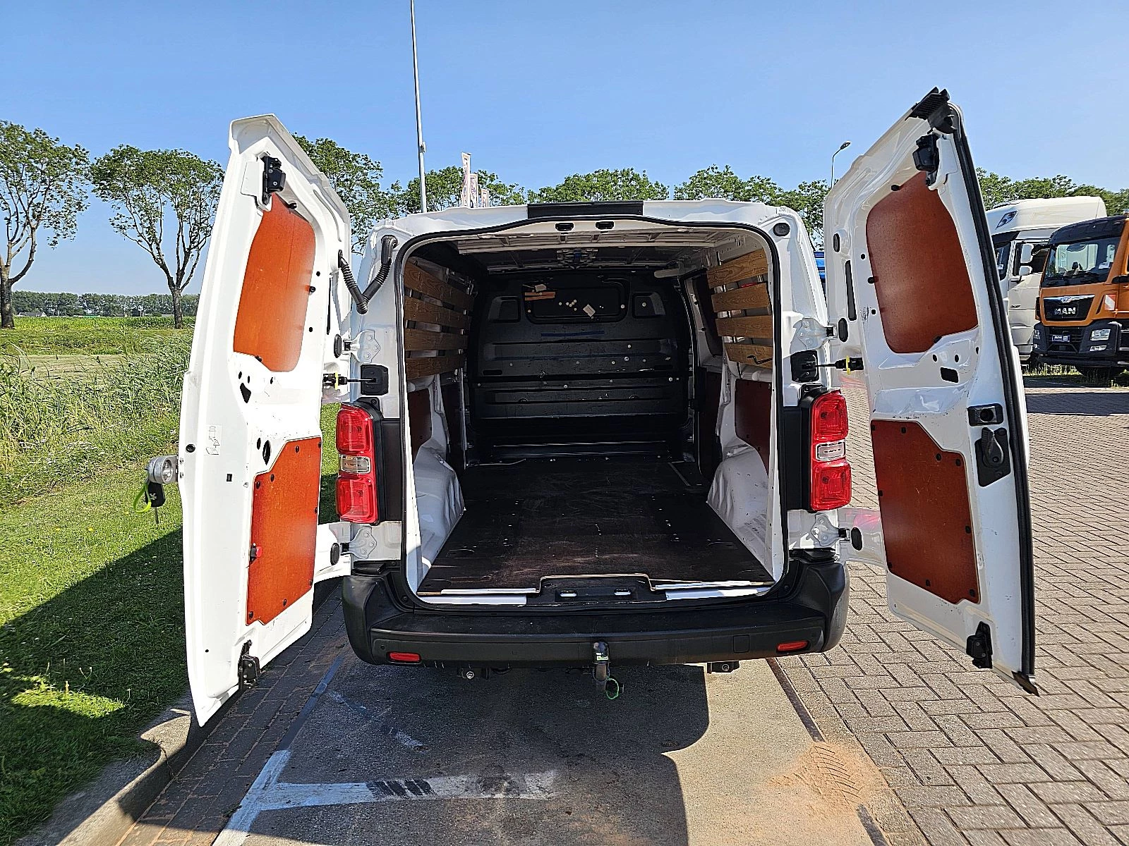 Peugeot Expert 2021 - 2.0 image 10