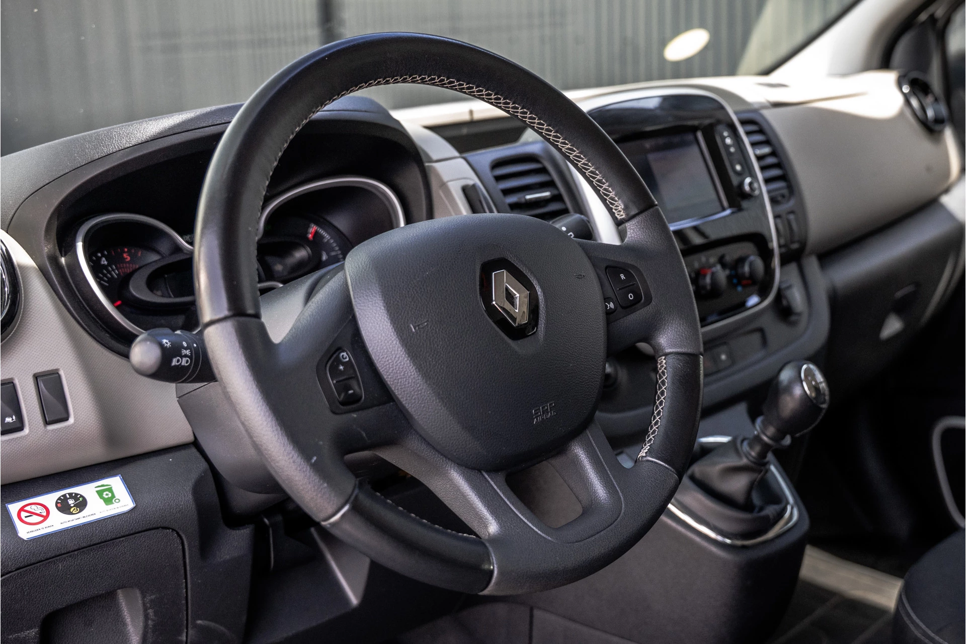 Renault Trafic 2018 - Passenger **1.6 dCi 9-Pers L2H1 | Incl. BPM, BTW vrij | R-Link | Navi | Airco | Cruise | PDC | MF Stuur | Start / Stop** obrázek 11
