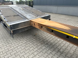 Broshuis N/A 2017 - 3ABSD Lowloader 3-axle / GVW: 59.000kg / Neck: 23.000kg / hydraulic steering + ramps + loading table / 4.60m extendable / winch / liftaxle image 29