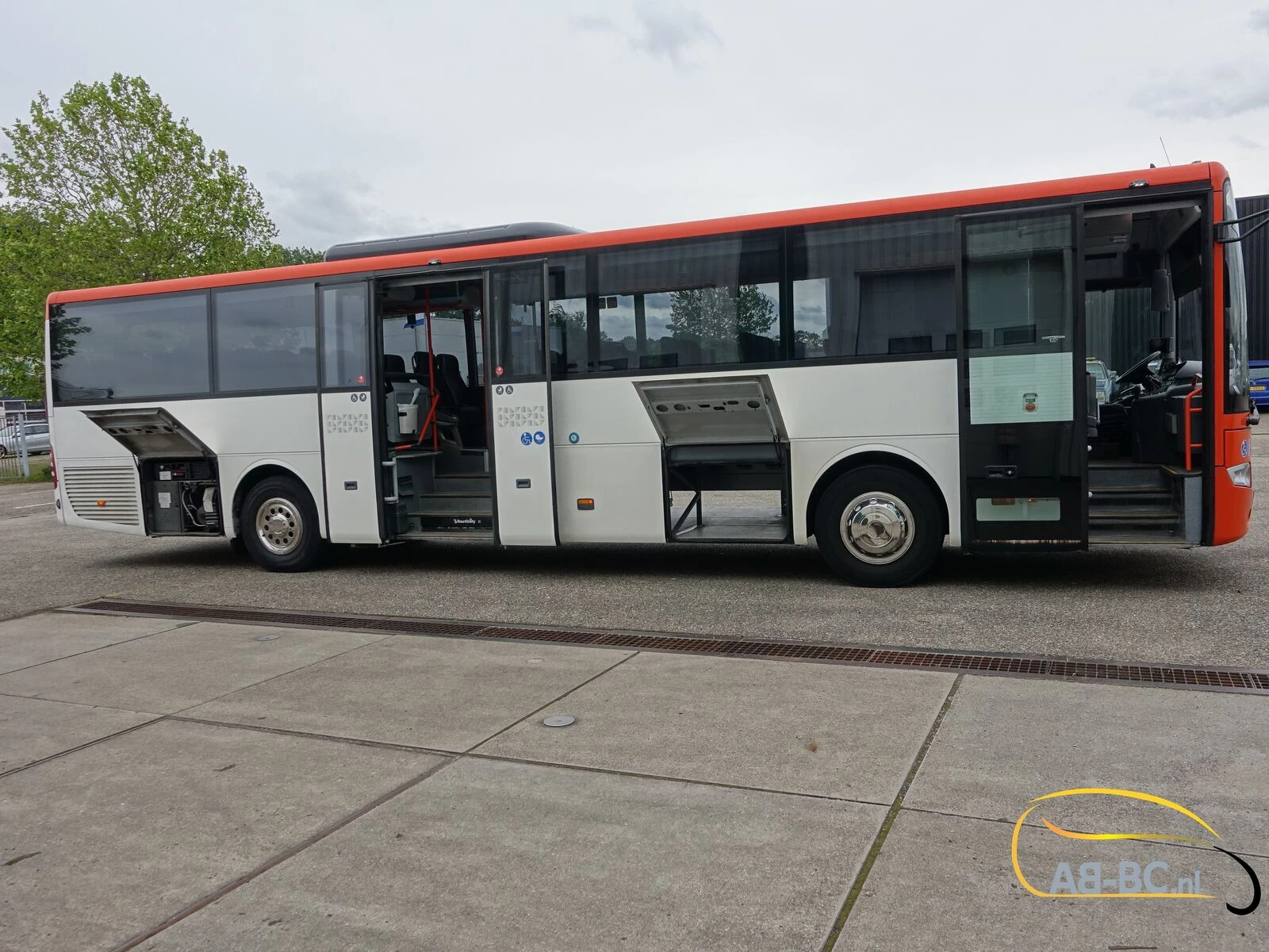Mercedes-Benz Intouro 49 Seats Liftbus EURO 6 2016 image 22