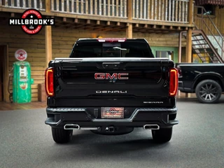 GMC Sierra 2024 - Denali 6.2L V8 image 8