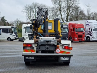 DAF CF 2002 - 250 6x2*4 - Hooklift - HIAB 102 Crane - Manual gearbox - Steering axle - Euro 3 image 8