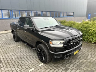 Dodge Ram 1500 2018 - 4X4 5.7 V8 4x4 Crew Cab Laramie black out lpg imagem 23