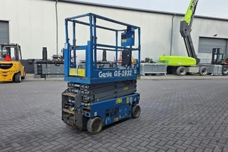 Genie 2013 - GS1932 Electric, Working Height 7.8 m, 227kg Capac zdjęcie 2 miniatura