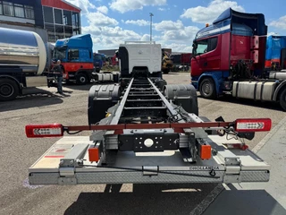 Renault D 2025 - MET MAAR KM 17.214 320HP - CHASSIS + DHOLLANDIA 1.500 KG bild 5