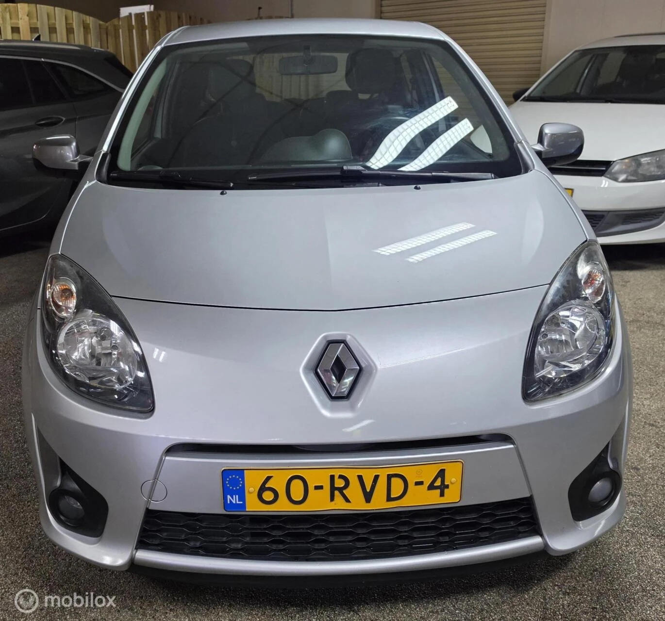 Renault Twingo 2011 - 1.2-16V Miss Sixty Airco elektrische ramen imagem 2