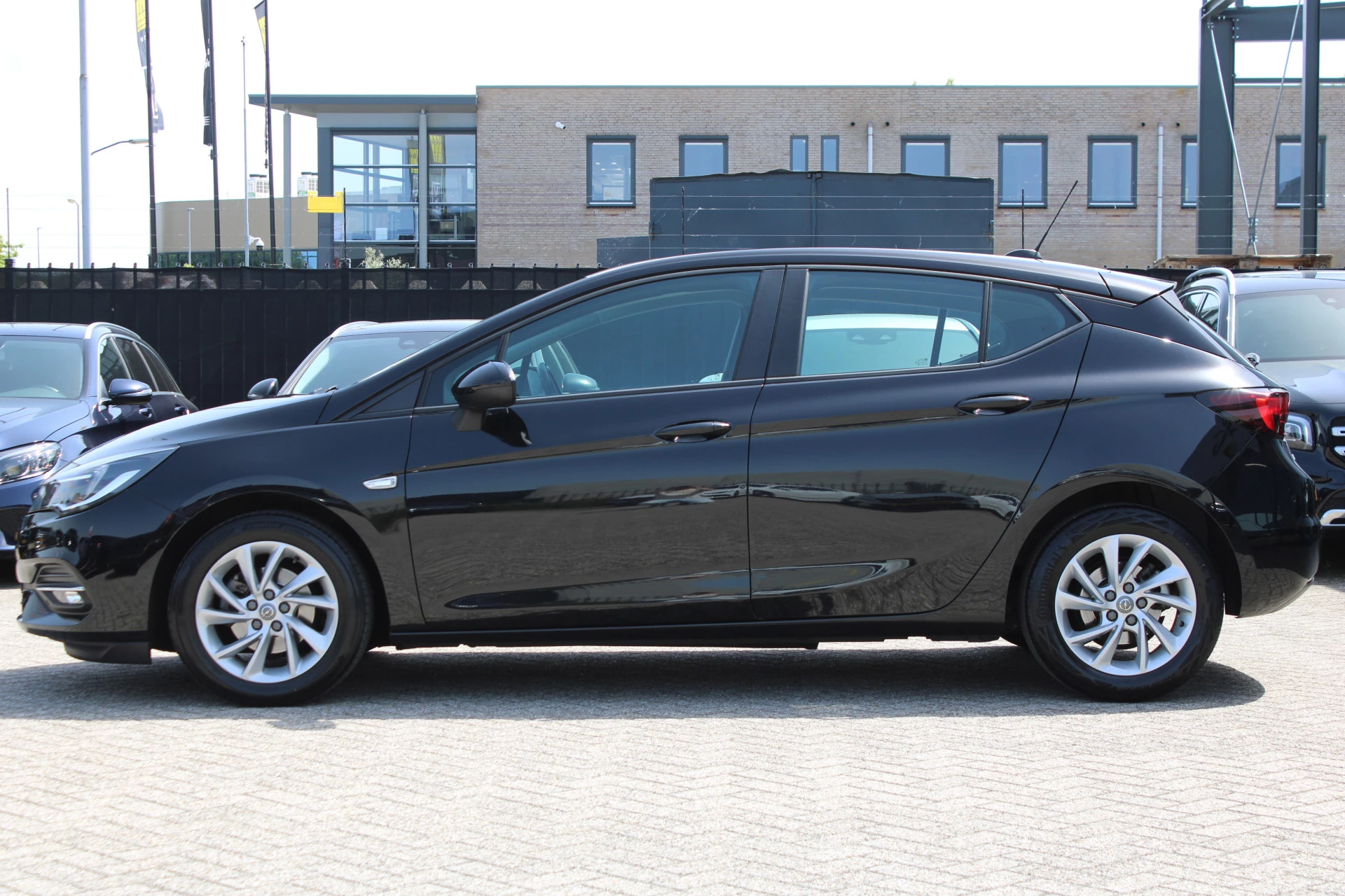 Opel Astra 2020 - 1.2T 130PK Business Edition AGR STOELEN NAVI CAMERA image 7