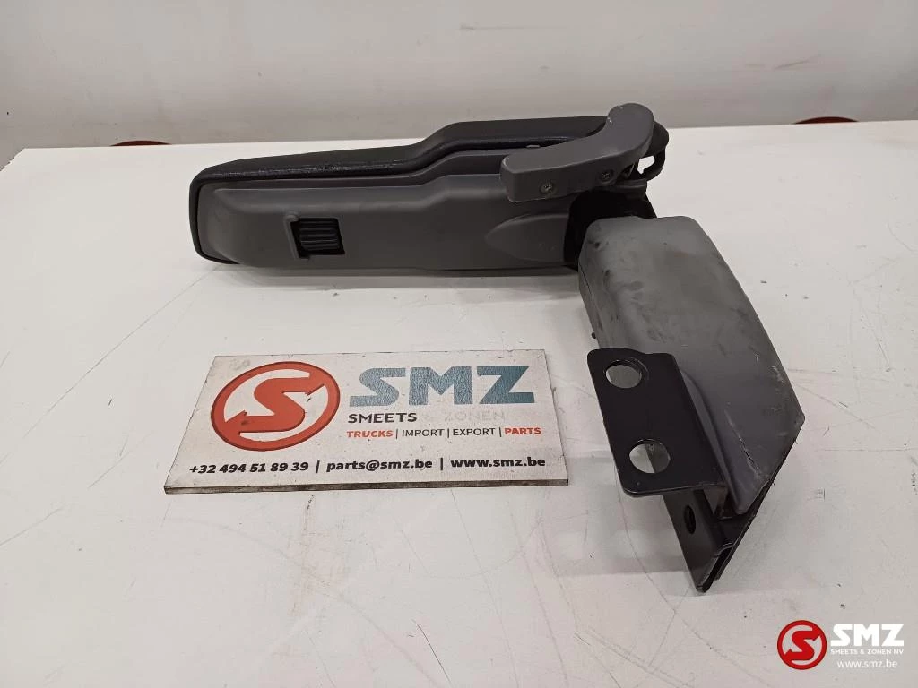 Caterpillar 2022 - Armrest left Caterpillar Bild 2