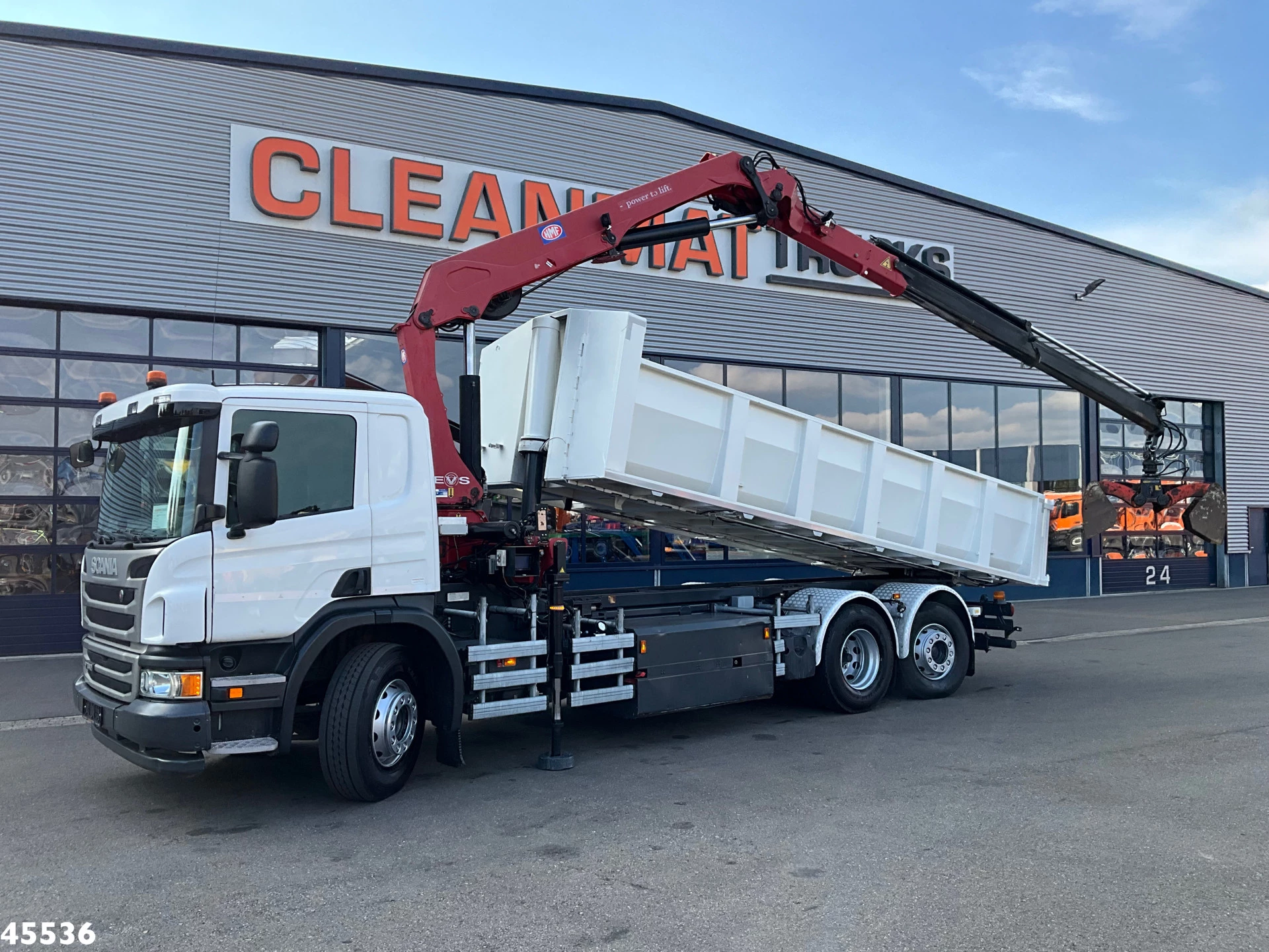 Scania P 2018 - 340 Euro 6 CNG HMF 25 Tonmeter laadkraan afbeelding 1