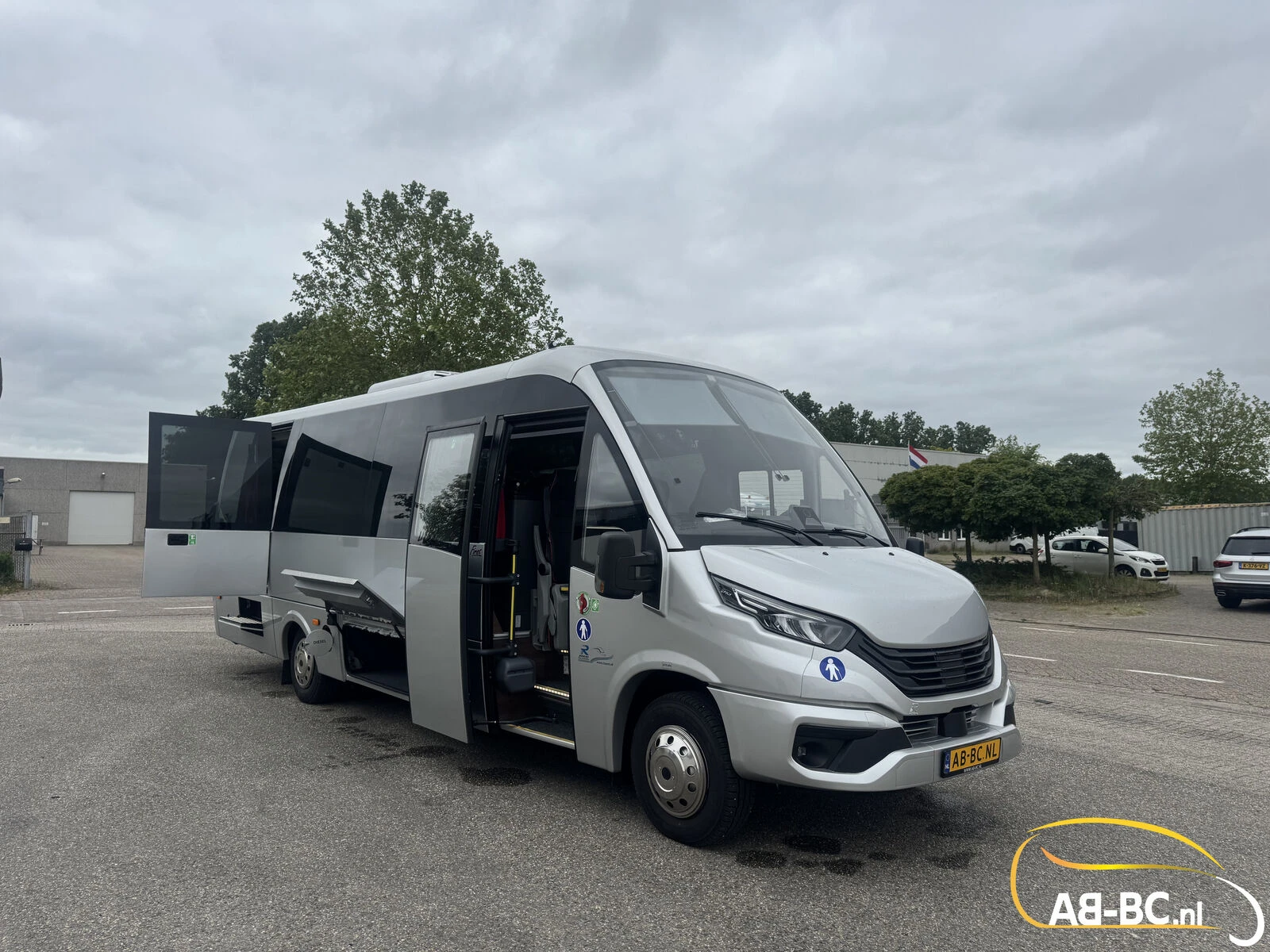 Iveco Rosero First Touring Electra, range 336 km, 24 Seats 2026 obrázek 2
