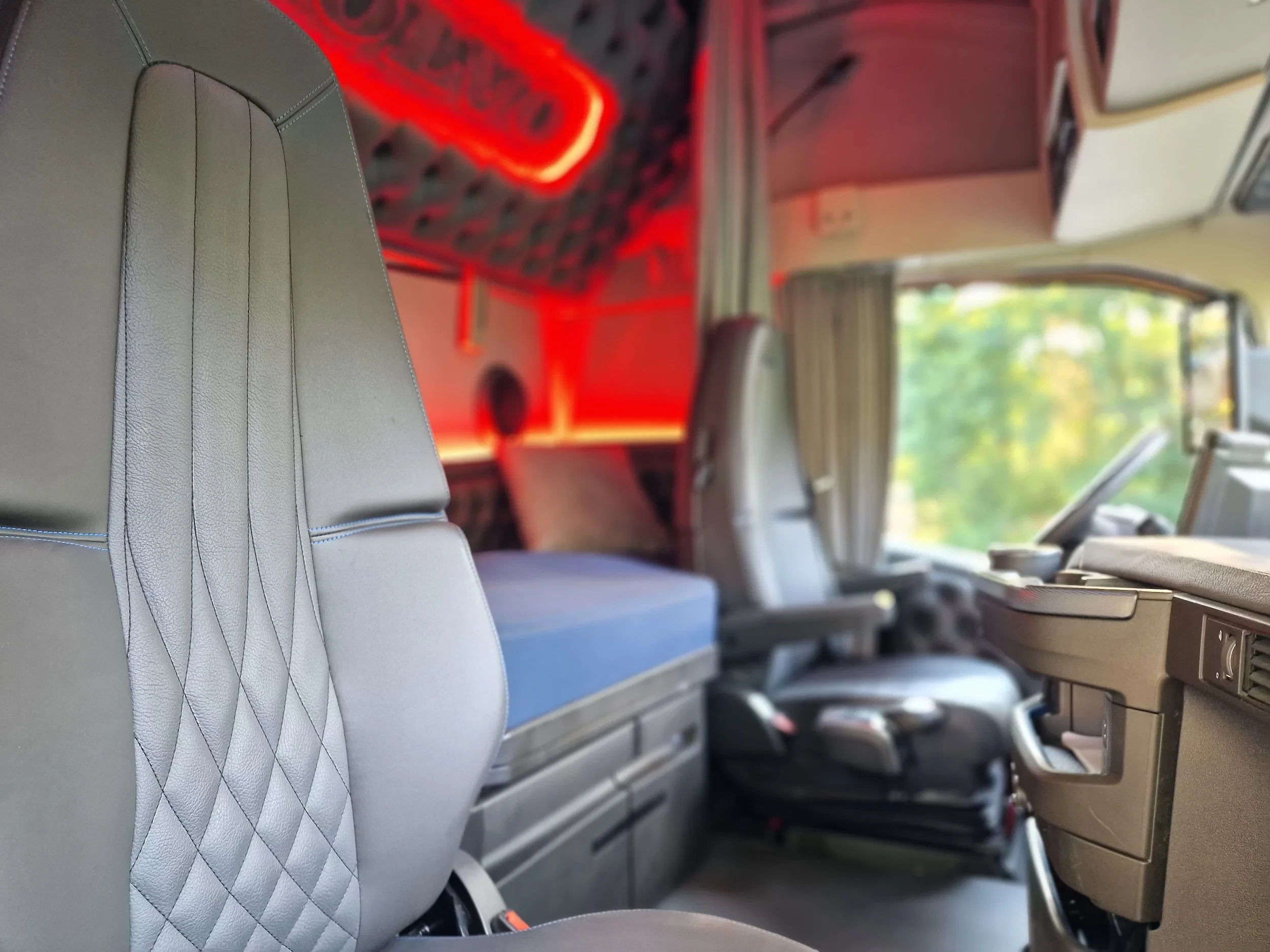 Volvo FH 2026 - 13.500 Aero Globetrotter XL 4x2 - New - Full spec - BUFFL interior - Retarder image 86