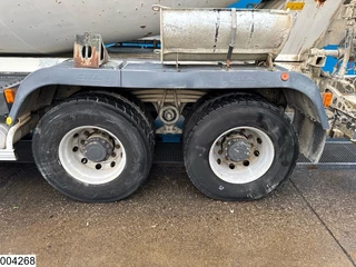 Renault N/A 2008 - Kerax 410 Dxi 8x4, Leaf suspension, Manual transmission image 13