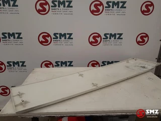 DAF N/A - Occ cabinespoiler links DAF XF 105 1740449 immagine 2