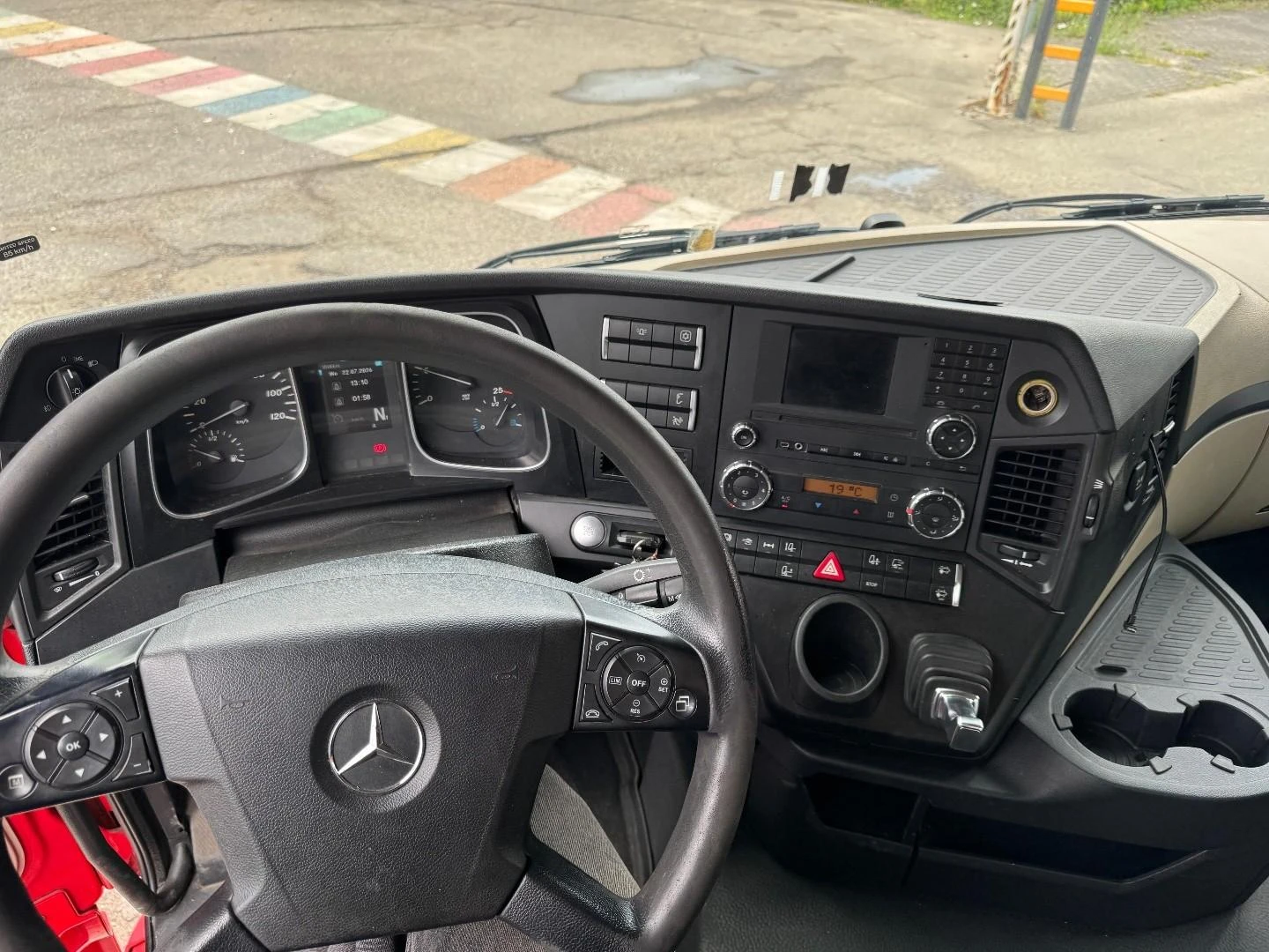 Mercedes-Benz Actros 2015 - 1843 изображение 10