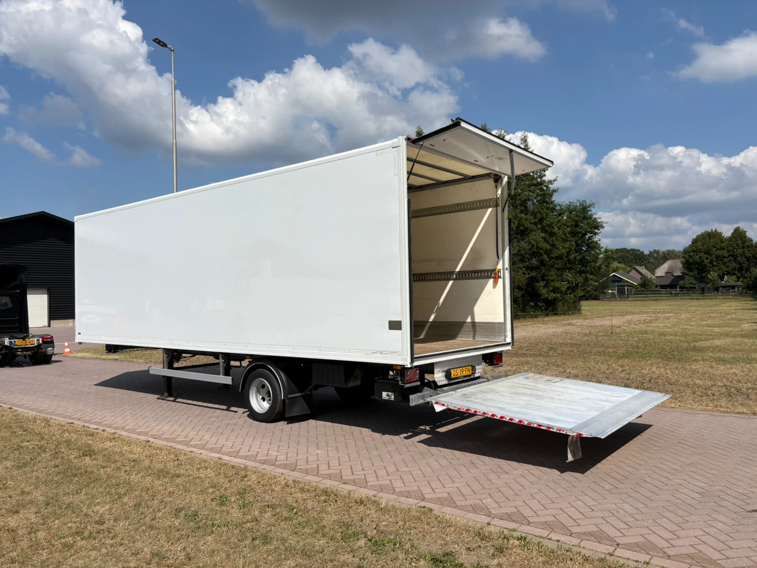 BE-Combi BU 7000 2020 - Be oplegger 7 ton met laadklep 750 kg afbeelding 3
