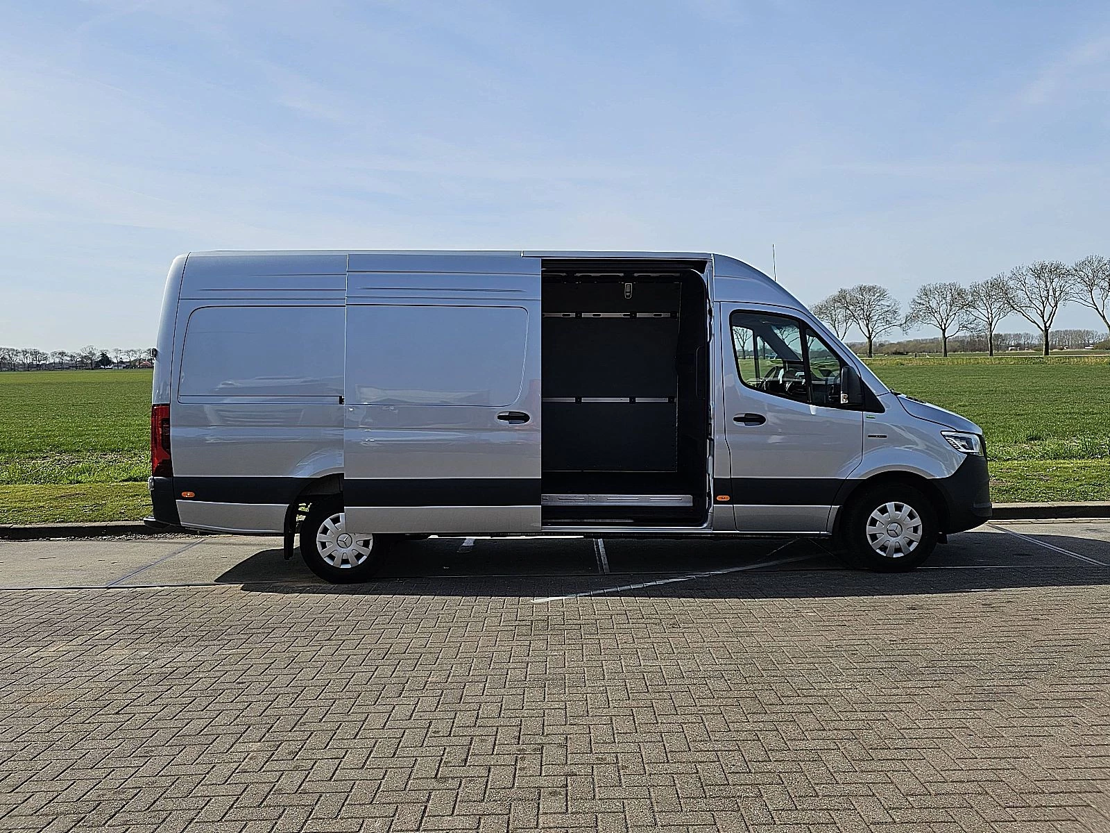 Mercedes-Benz eSprinter 2024 image 13