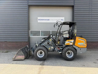 Giant G2700 X-TRA HD+ minishovel / kniklader 2026 150 uur 2026 afbeelding 3 miniatuur