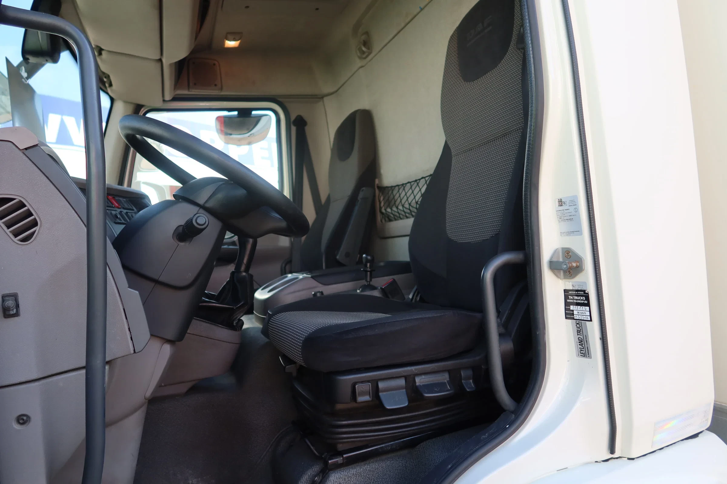 DAF LF 250 2016 - LF250 FA Schuifzeil +Dhollandia 1500 kg afbeelding 5