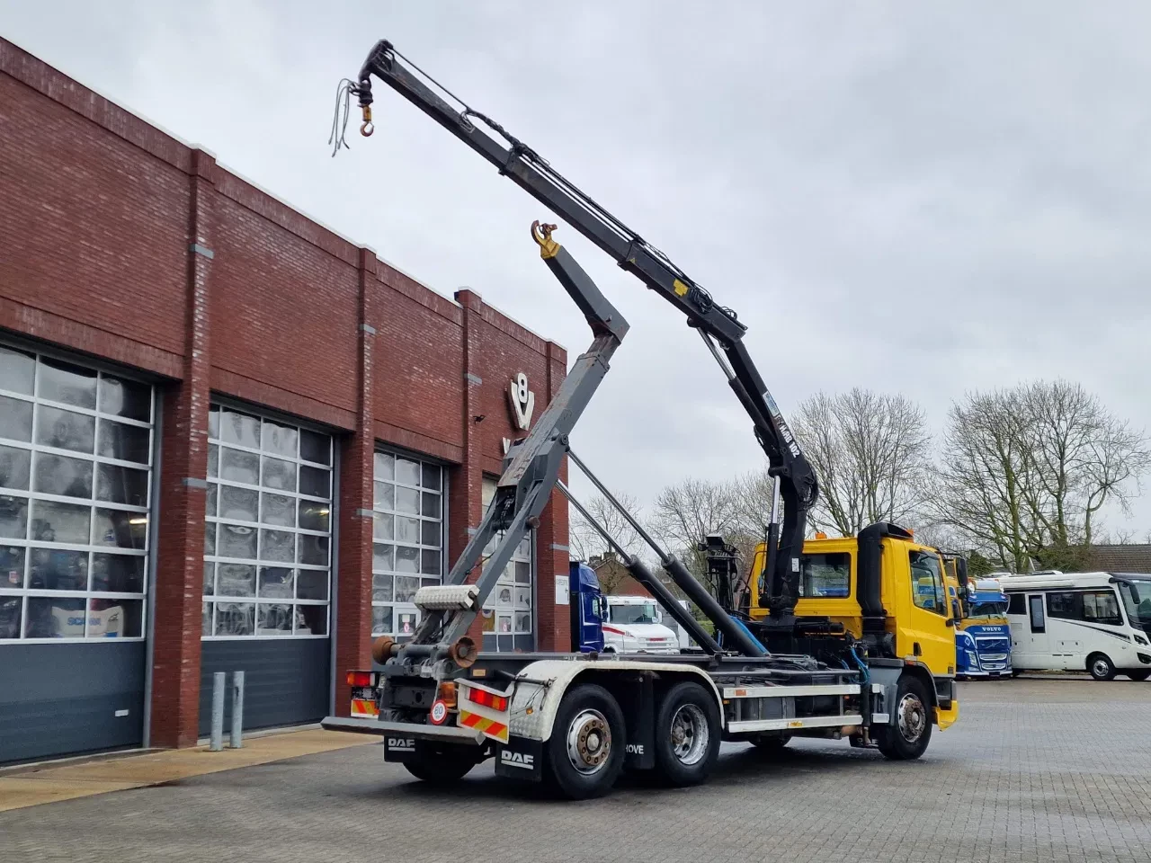 DAF CF 2002 - 250 6x2*4 - Hooklift - HIAB 102 Crane - Manual gearbox - Steering axle - Euro 3 afbeelding 24