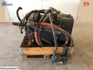 Universeel N/A - Pump, tank and hydraulic hoses image 1