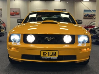 Ford Mustang 2009 - Coupe 4.6i V8 GT Premium 45th Anniversary Edition obrazek 47