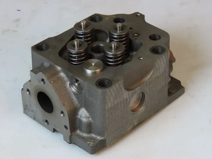 Mercedes-Benz - Engines & Parts Cilinderkop OM501 изображение 1