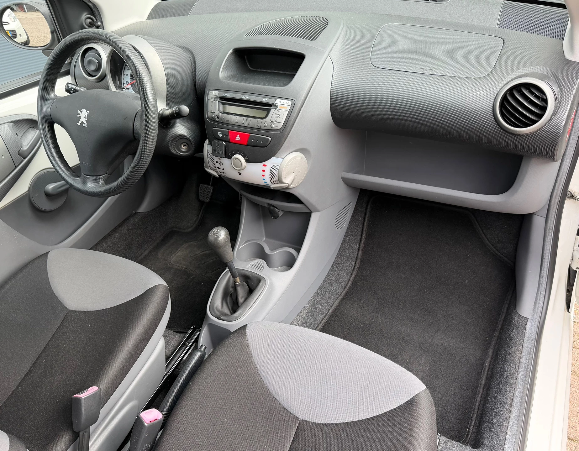 Peugeot 107 2010 - 1.0-12V XR bj.2010 Stuurbekr|Radio|Nette staat. obrázek 9
