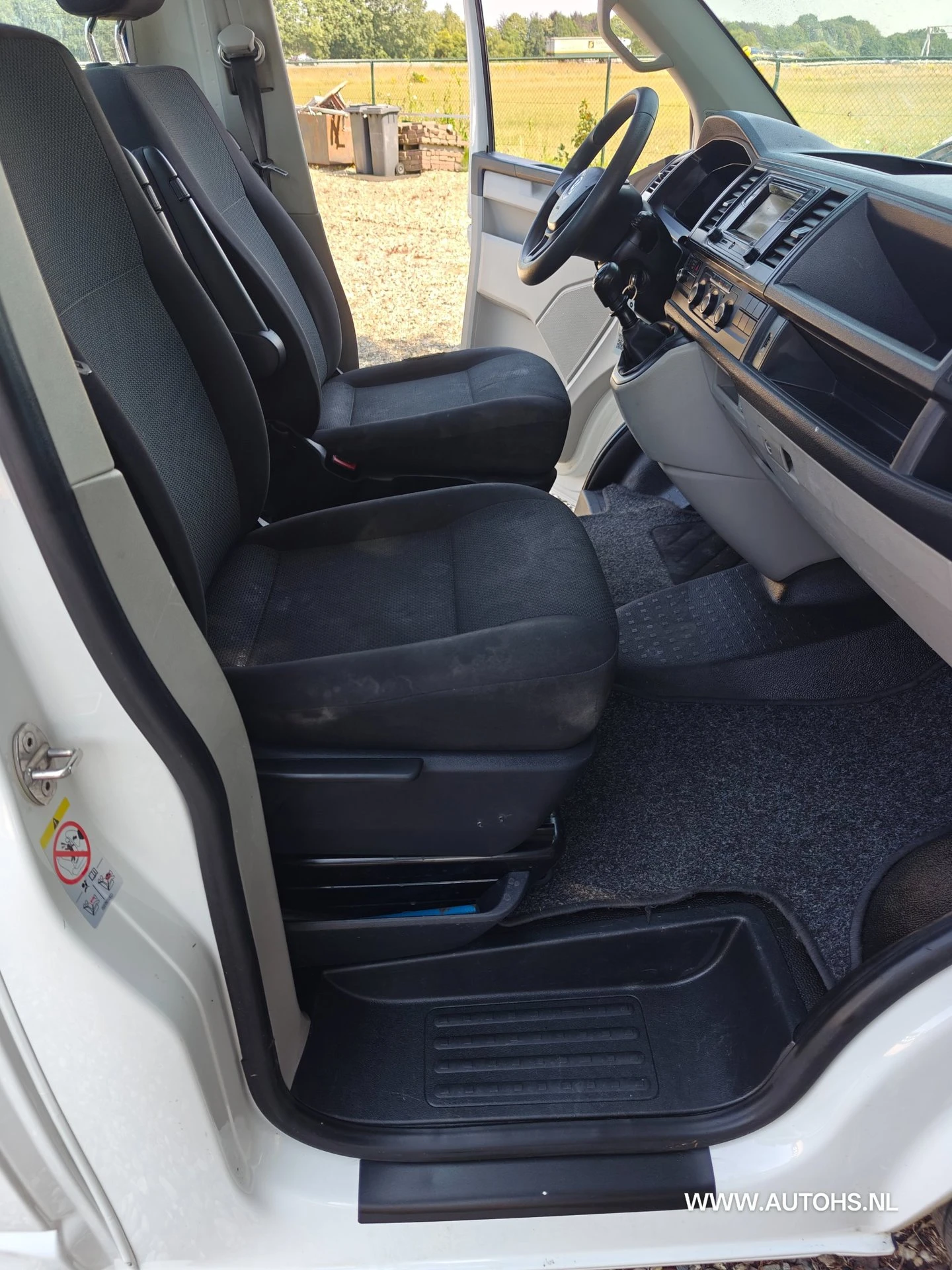 Volkswagen Transporter 2017 - 2.0 TDI L2H1 , EURO 6 , 150 PK , Airco , trekhaak, lengte bak 2.93 m. image 22