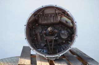 ZF N/A 2015 - 12AS2330DD TGX imagen 2