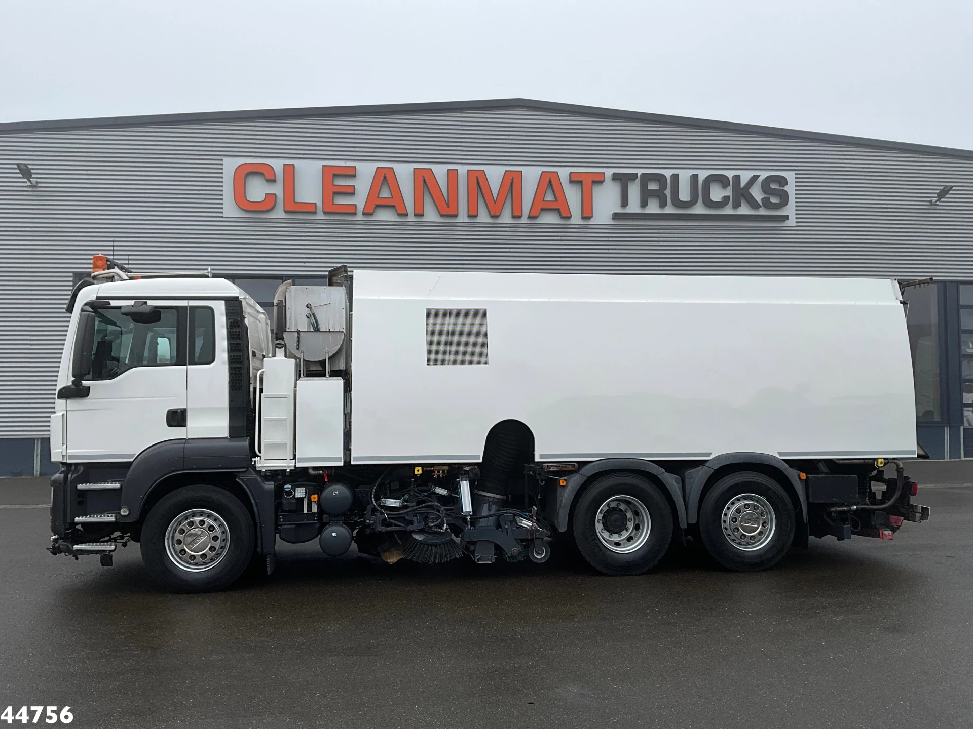 MAN TGS 2016 - 26.440 Euro 6 Beam S14000 Wegdekreiniger afbeelding 4