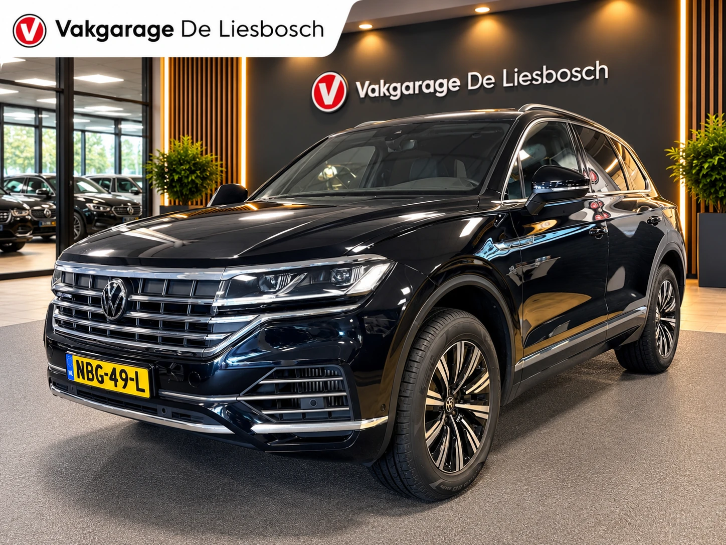 Volkswagen Touareg 2022 - 3.0 TSi eHybrid 4MOTION / pano / leer / camera / stoel en stuurverwaming afbeelding 1