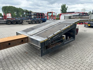 Broshuis N/A 2017 - 3ABSD Lowloader 3-axle / GVW: 59.000kg / Neck: 23.000kg / hydraulic steering + ramps + loading table / 4.60m extendable / winch / liftaxle image 38