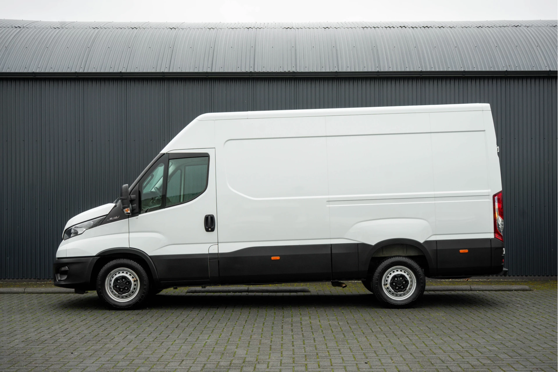 Iveco Daily 2023 - **35S14V L2H2 | 140PK | 3.5T Trekgewicht | Cruise | Climate** image 5
