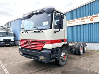 Mercedes-Benz Actros 1998 - 2643 B 6x4 FULL STEEL CHASSIS (ZF-16 MANUAL GEARBOX / REDUCTION AXLES / FULL STEEL SUSPENSION / AIRCONDITIONING / P.T.O. / ETC.) te koop