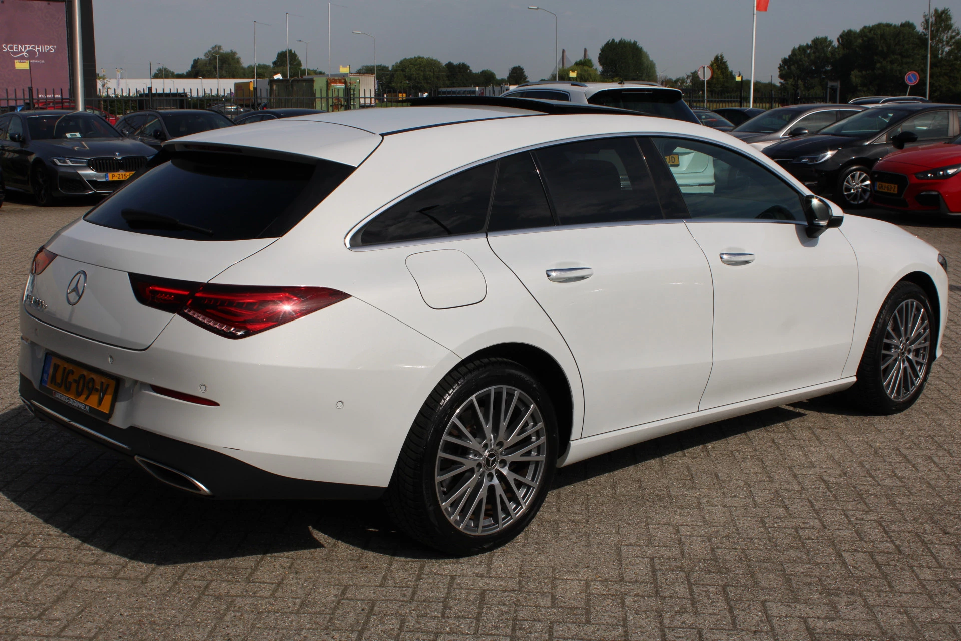 Mercedes-Benz CLA 2022 - Shooting Brake 250e AUT8 Luxury Line PANORAMADAK SFEER LEDER MULTIBEAM KEY-LESS GO obrázek 3
