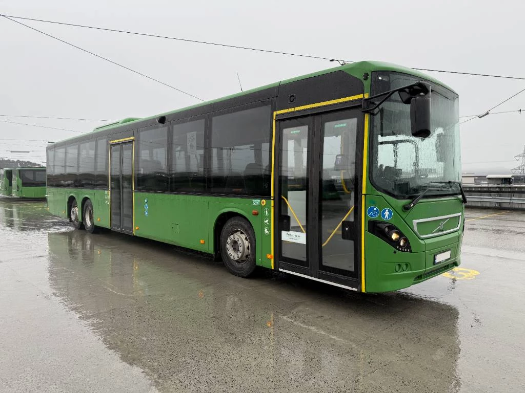 Volvo 2016 - 8900 LE. 38 Units! Bild 1