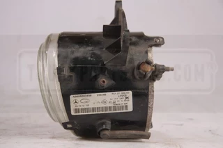 Mercedes-Benz MB - Lighting Mistlamp Li. MP4 imagen 2