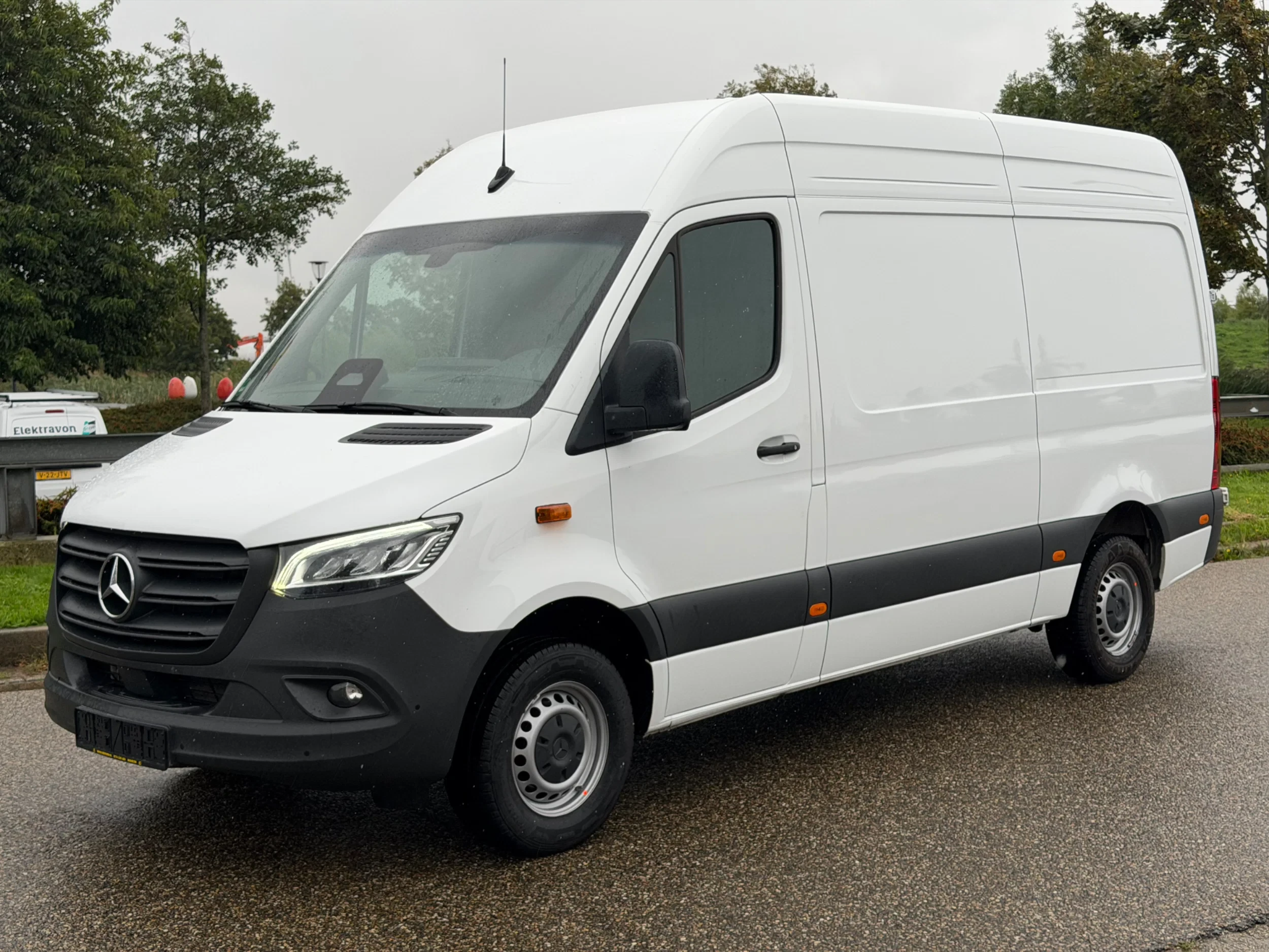 Mercedes-Benz Sprinter 2024 - 317CDI L2H2 Automaat Airco Navi Cruisecontrol Led/Xenon BPM VRIJ image 1