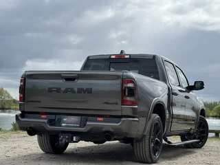 Dodge Ram 1500 2020 - LARAMIE NIGHT 5.7L V8, MARGE, GEEN BTW, 1E EIG, DEALER ONDERHOUDEN, NIEUWSTAAT obrazek 4