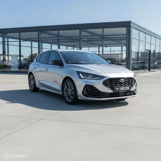 Ford Focus 2022 - 1.0 EcoBoost Hybrid Titanium Style ST-Line Aut obrazek 4
