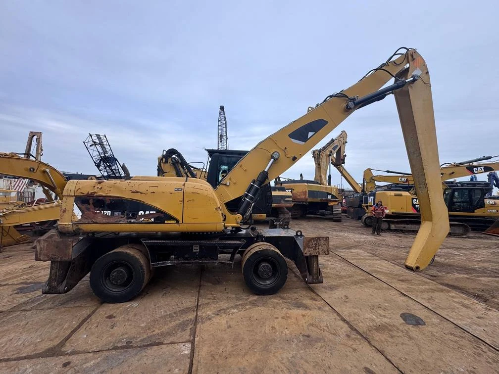 Cat 2012 - M 322 D MH afbeelding 2